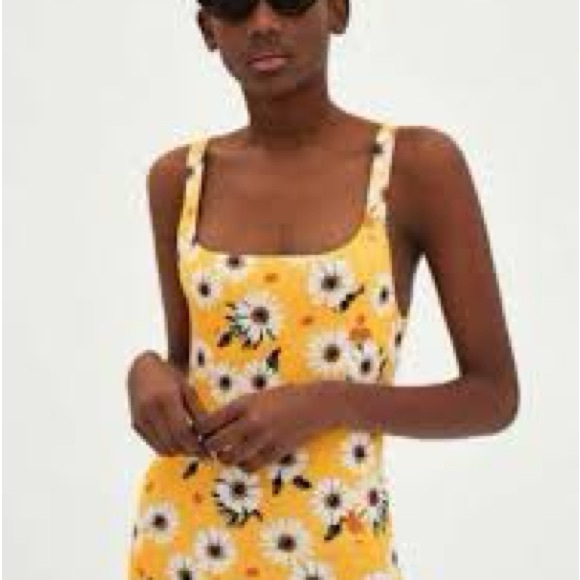 Zara Dresses & Skirts - Zara Bodycon Yellow Daisy Dress - CLEARANCE